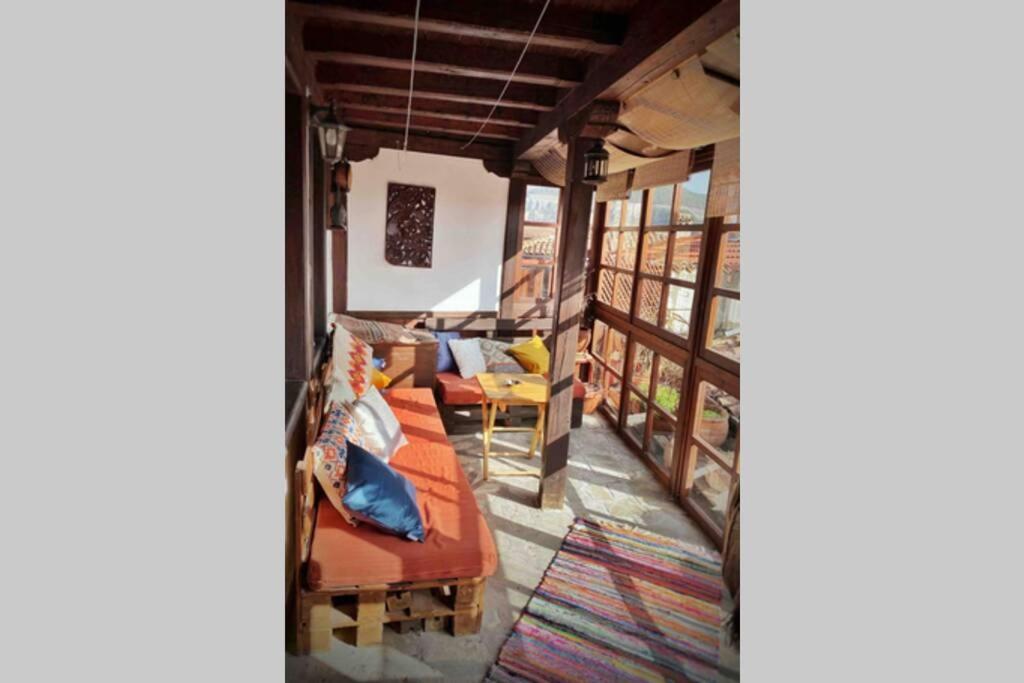 The Secret Lodge- New With Private Garage, Entire House Veliko Tarnovo Kültér fotó